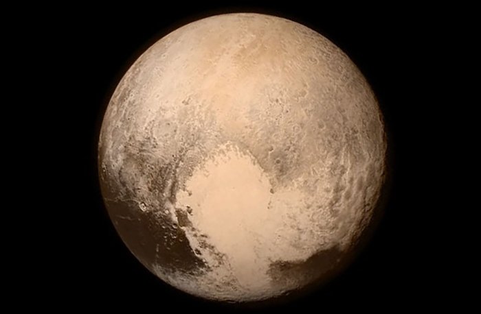 Image de Pluton réalisée le 13 juillet 2015, juste avant le survol au plus&nbsp;(…)